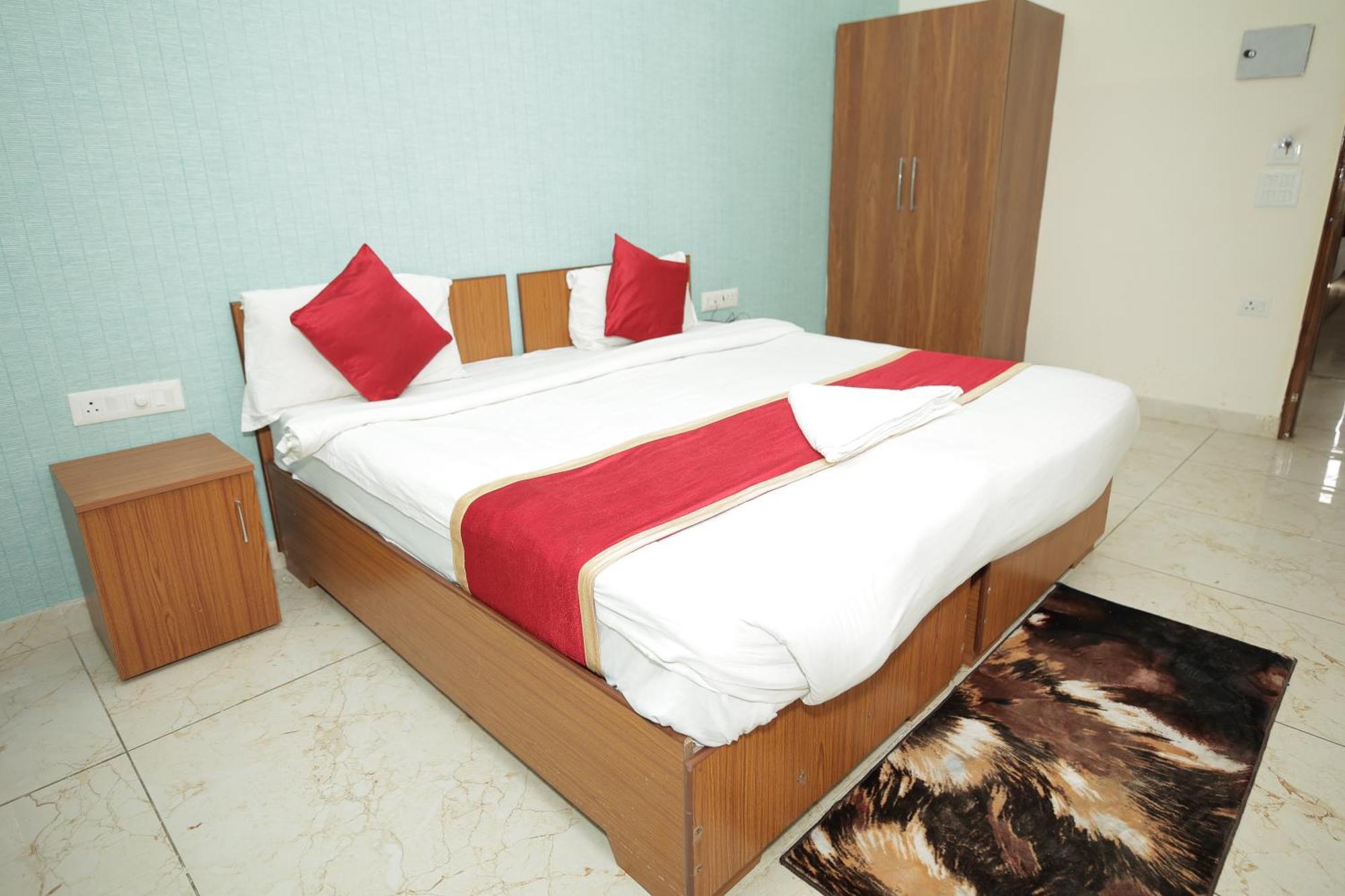 Hotel The Anvi Residency Sector 122 Noida Exterior foto